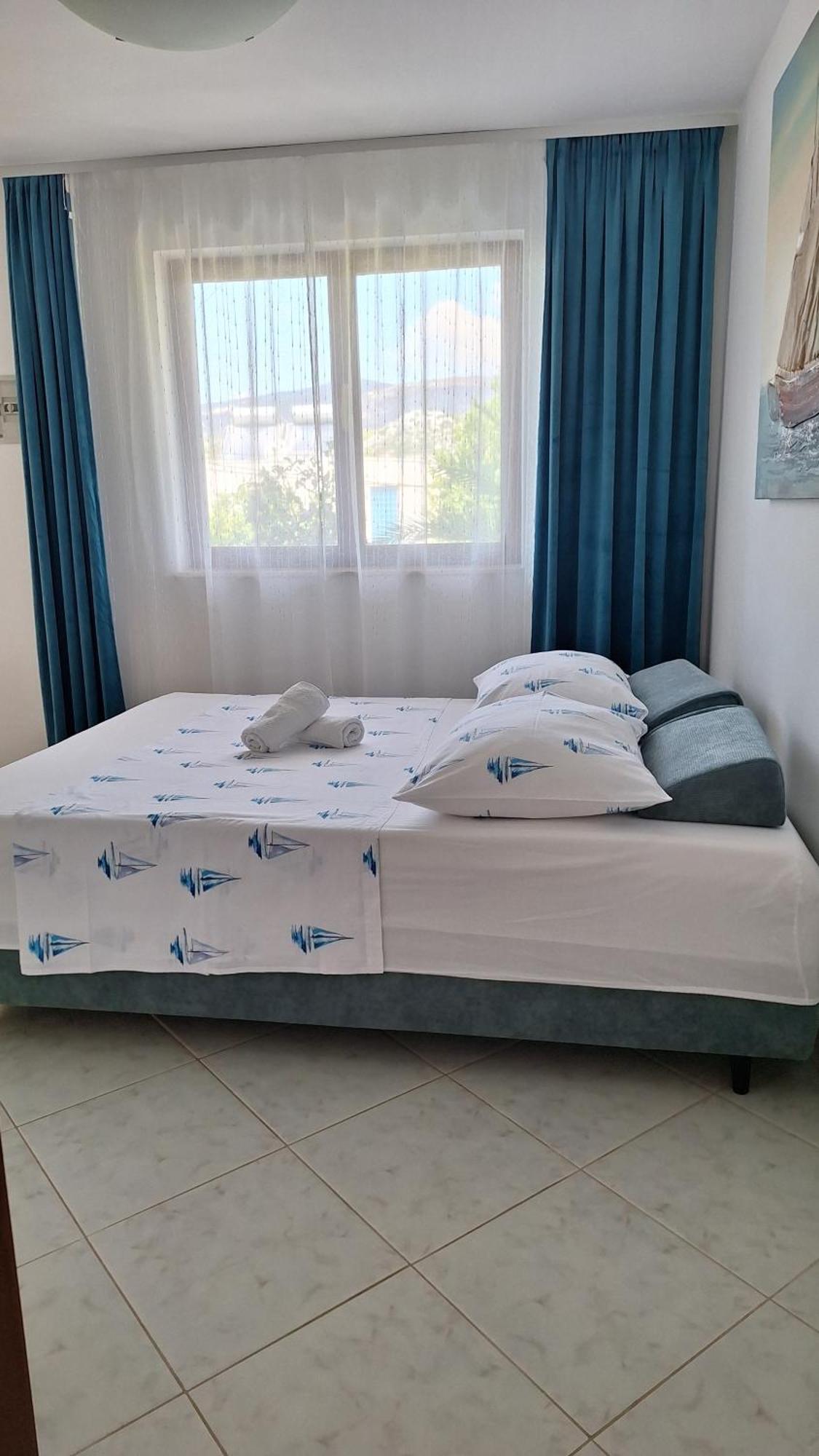 Apartmani I & J Seric Seget Vranjica Bagian luar foto