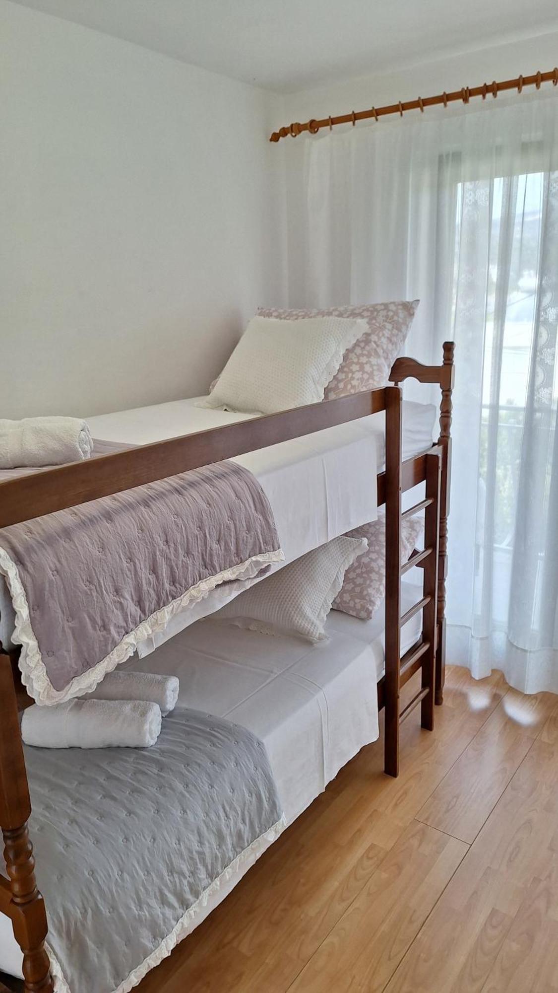 Apartmani I & J Seric Seget Vranjica Bagian luar foto