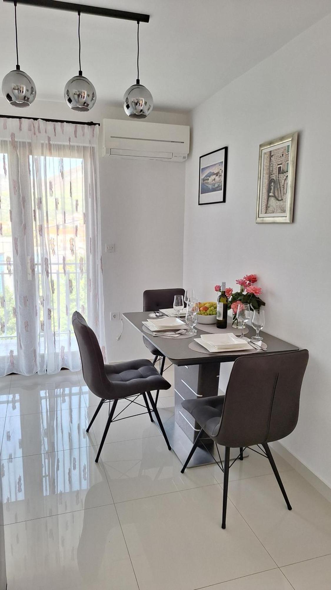 Apartmani I & J Seric Seget Vranjica Bagian luar foto