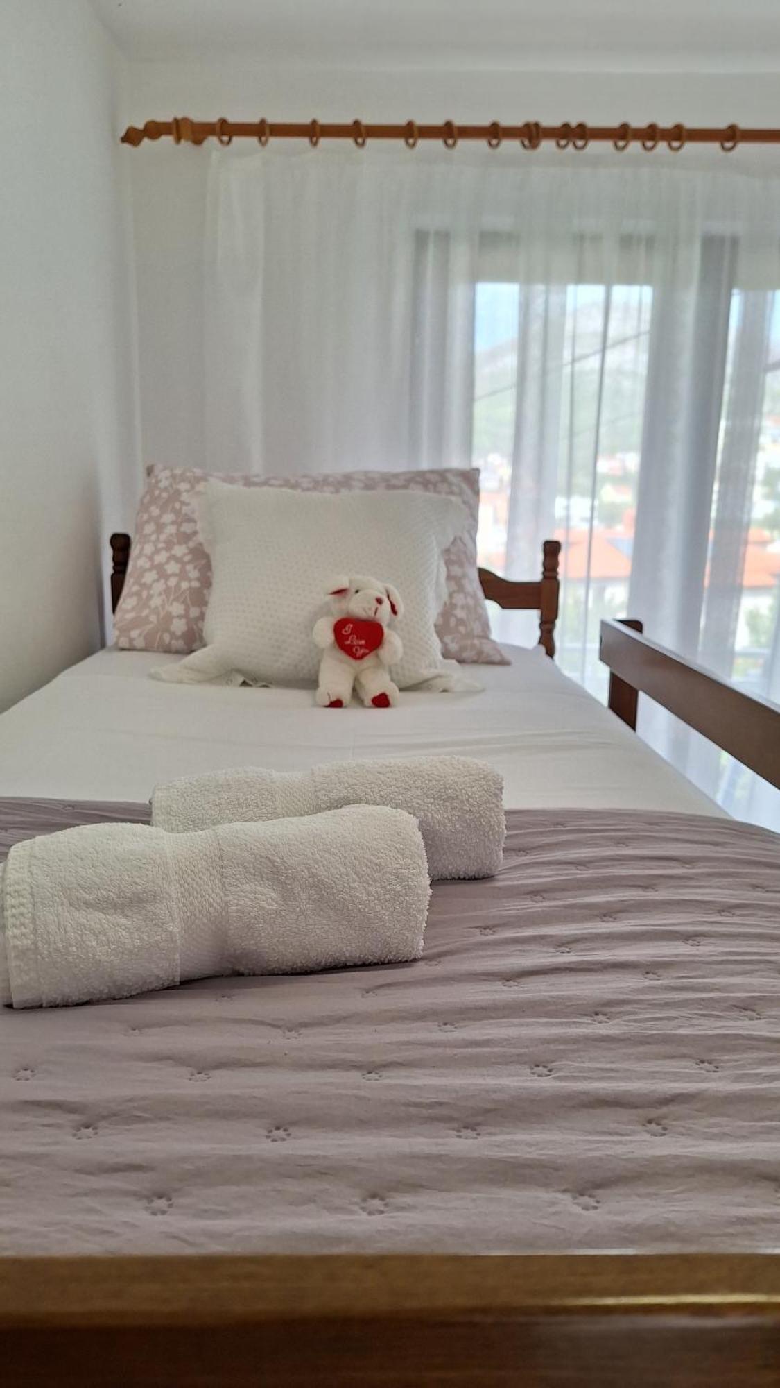 Apartmani I & J Seric Seget Vranjica Bagian luar foto