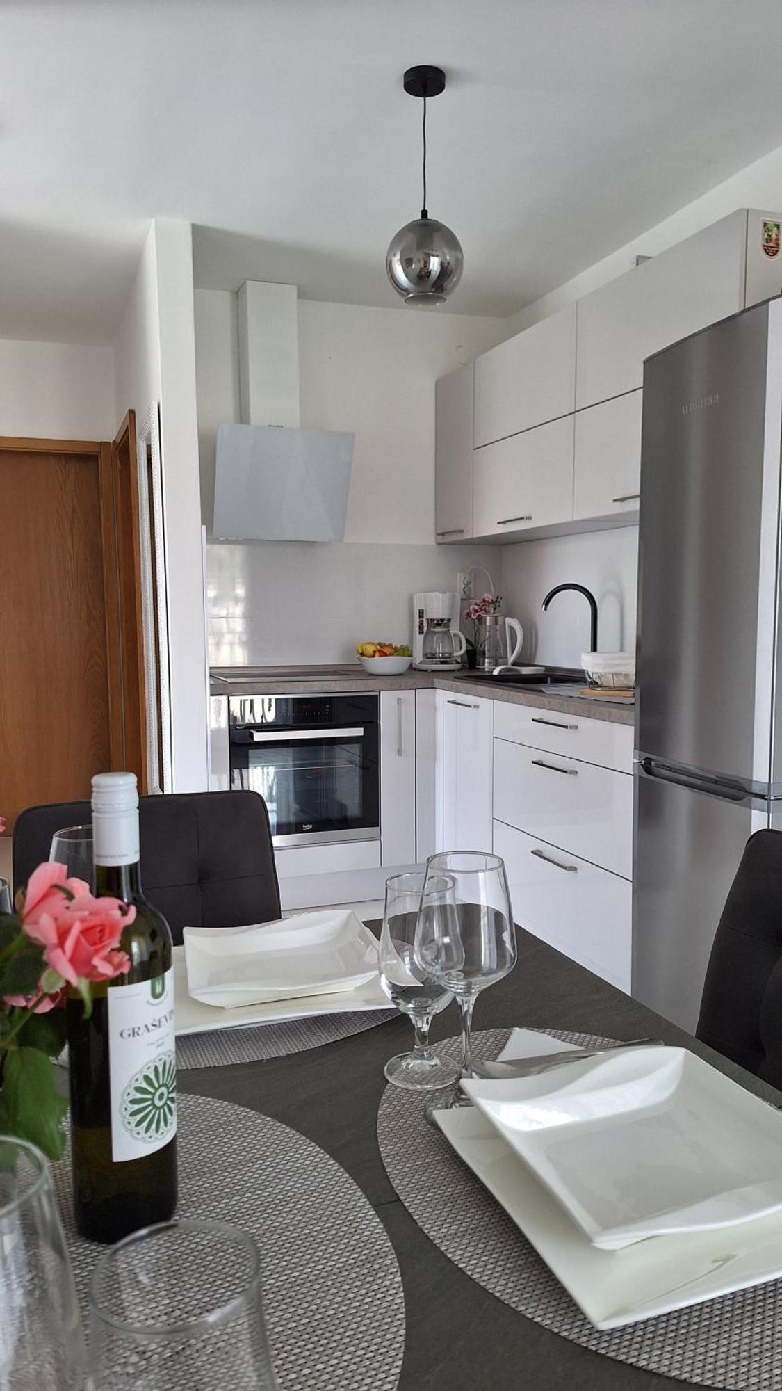 Apartmani I & J Seric Seget Vranjica Bagian luar foto