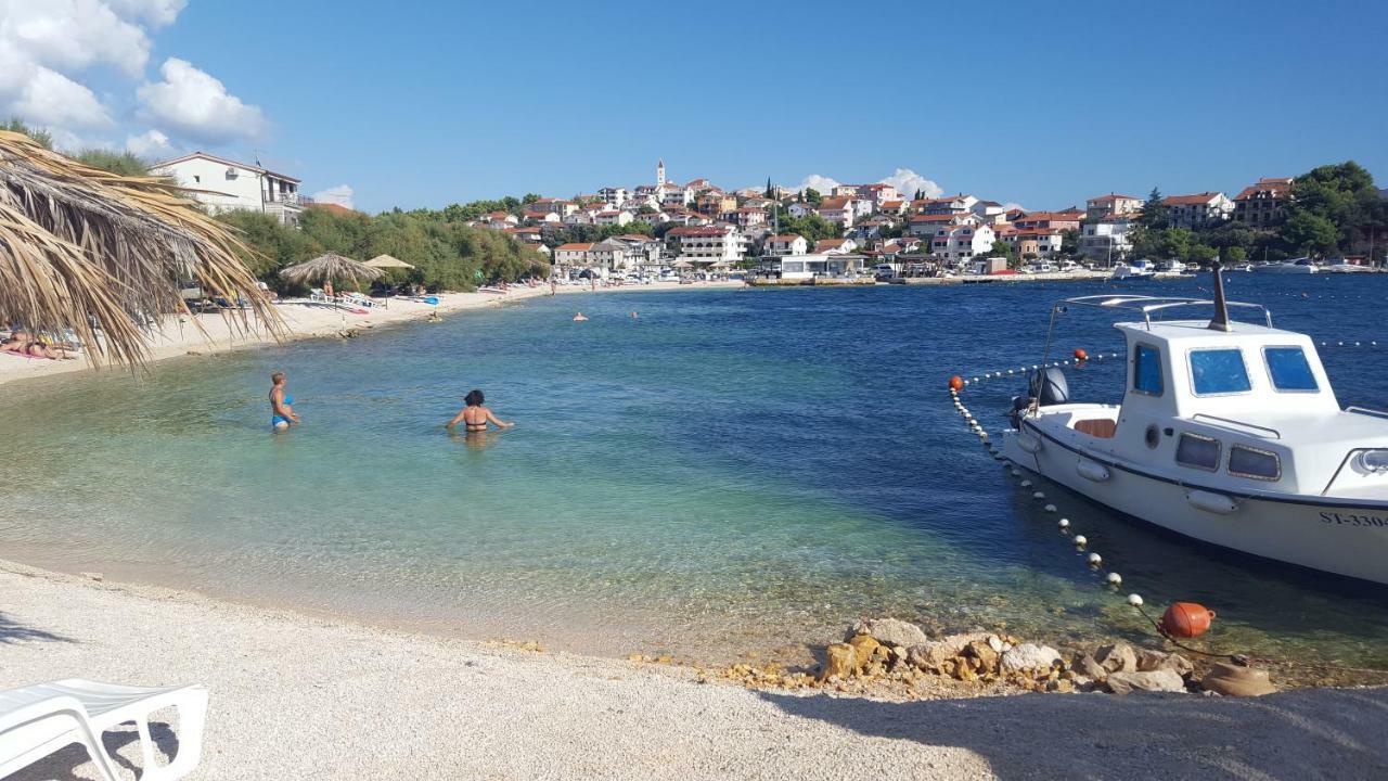 Apartmani I & J Seric Seget Vranjica Bagian luar foto