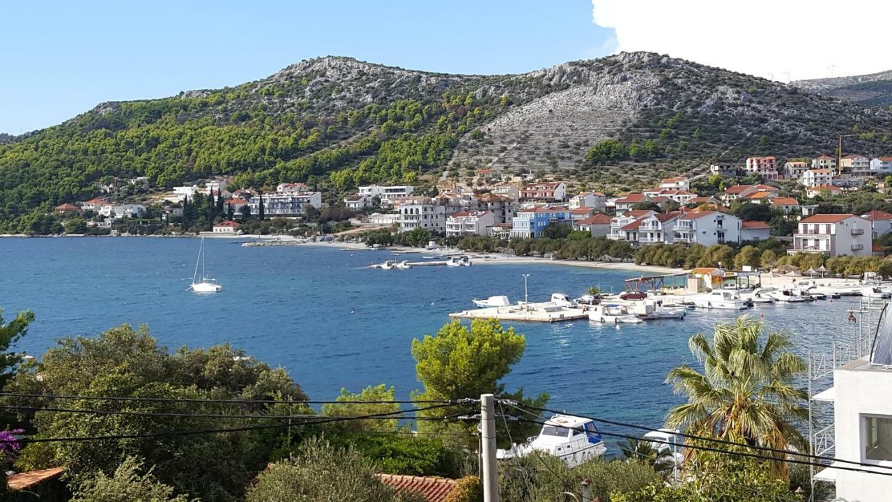 Apartmani I & J Seric Seget Vranjica Bagian luar foto